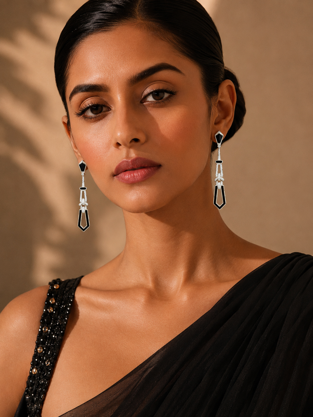 NOIR LINE EARRINGS