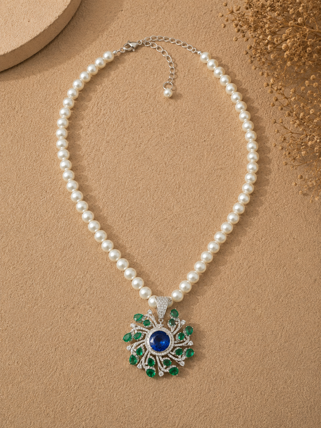 AARINI PEARL NECKLACE