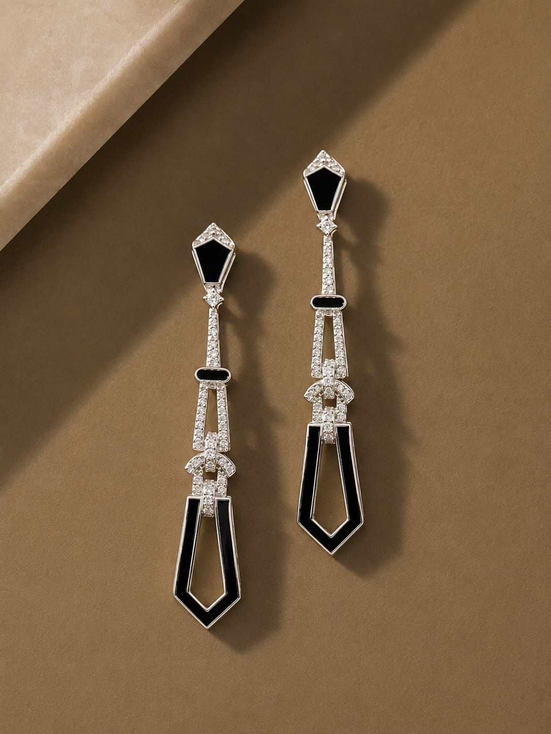 NOIR LINE EARRINGS
