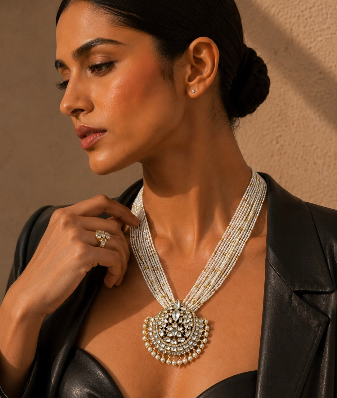 VARNIKA PEARL NECKLACE