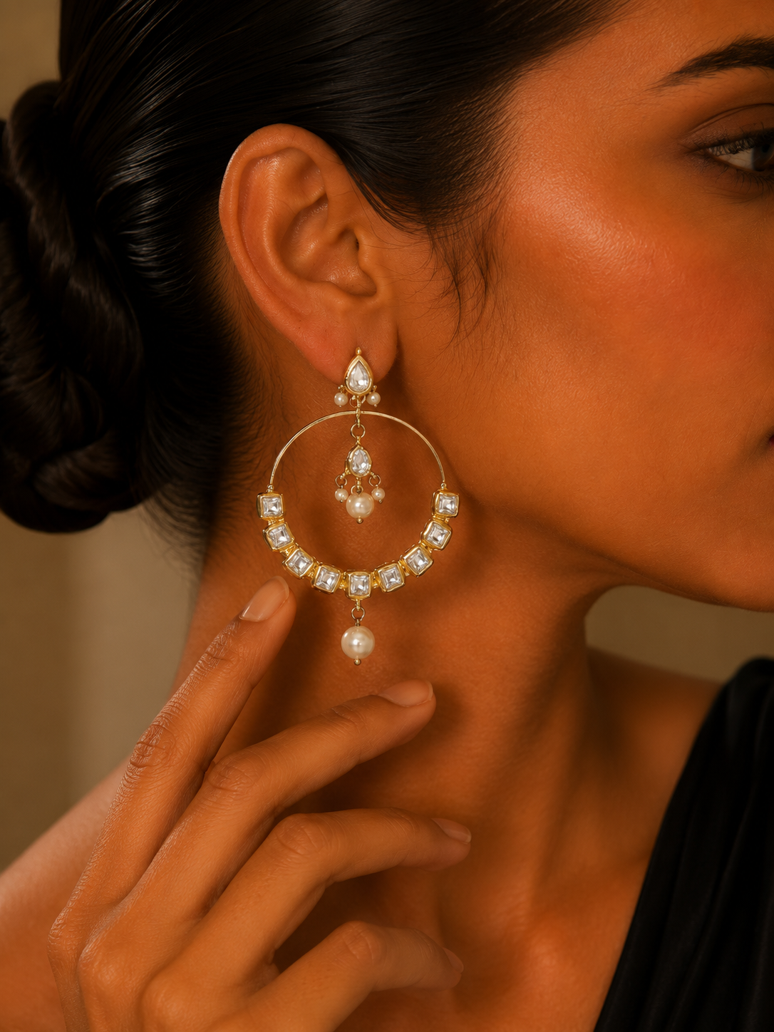 KAIA PEARL HOOPS