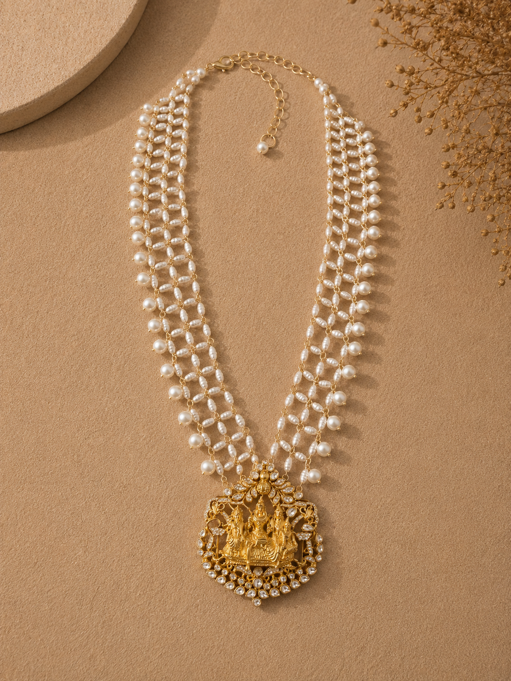 TRIKAA NECKLACE