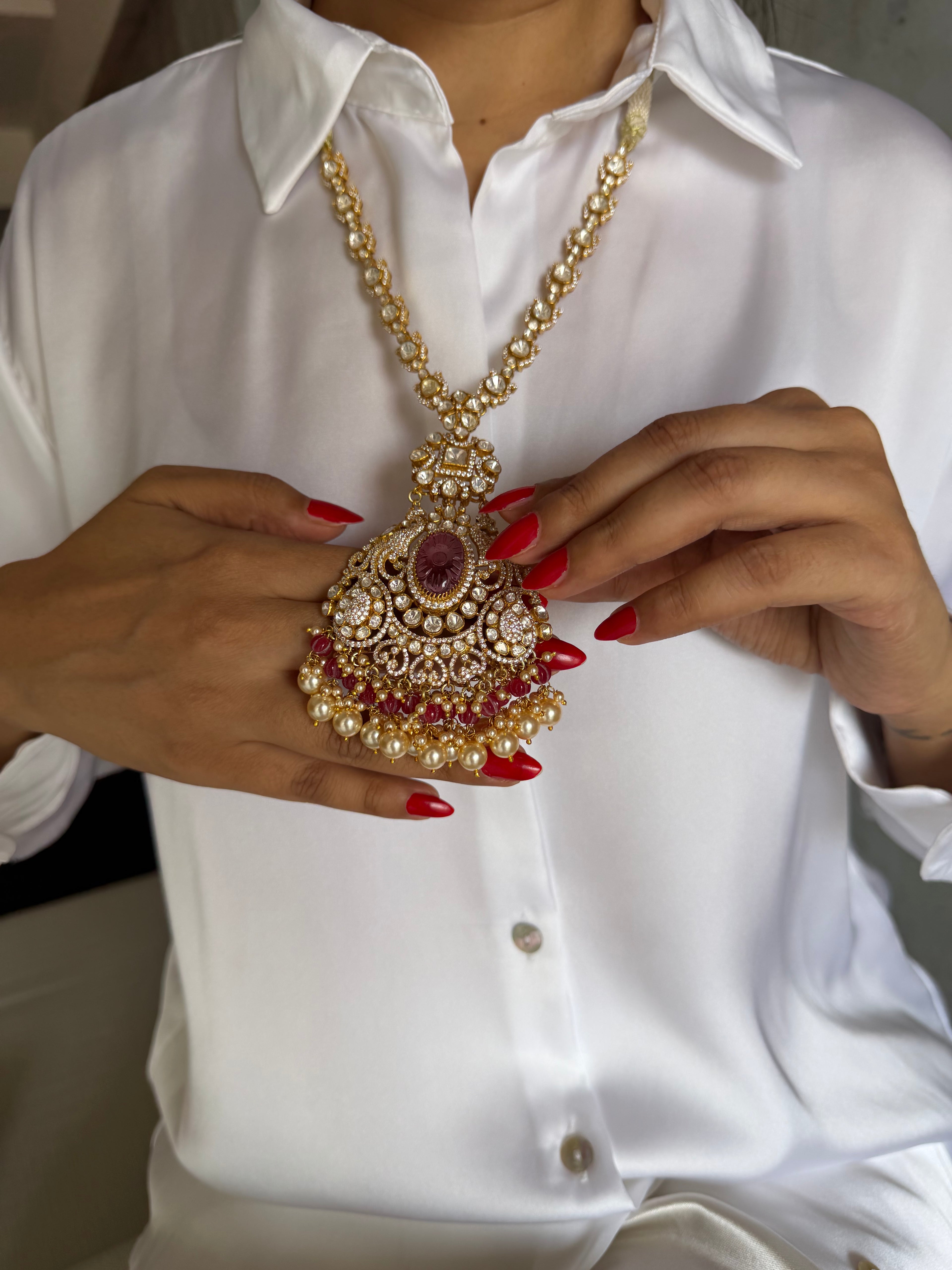 MEHRIVA NECKLACE