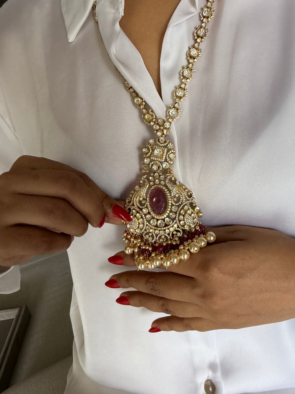 MEHRIVA NECKLACE