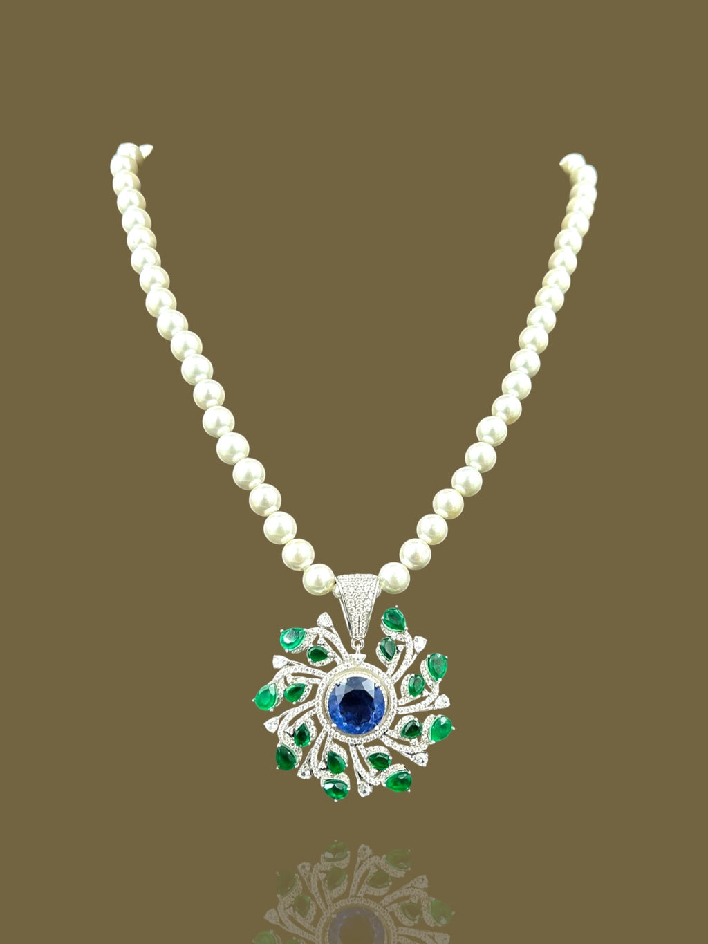 AARINI PEARL NECKLACE